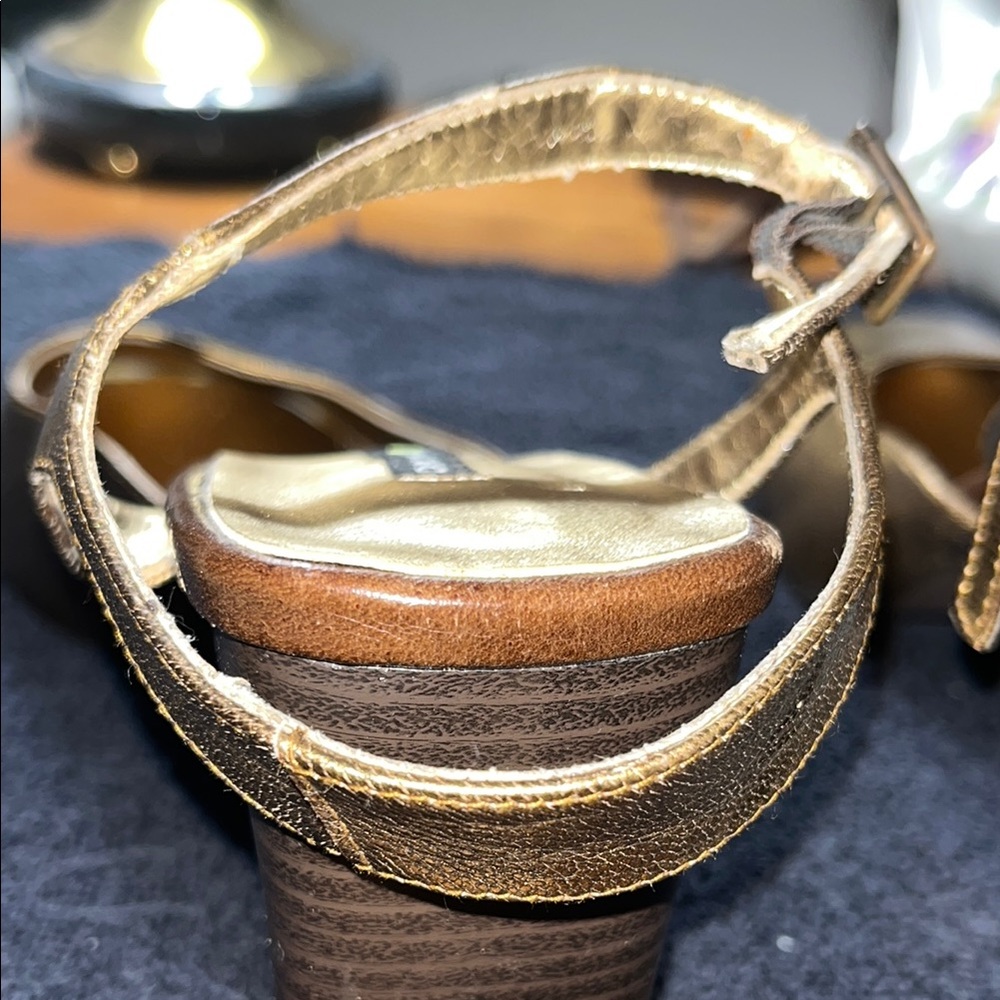 DKNY Gold Slingback Heels with Rounded Toe - Picture 4 of 14